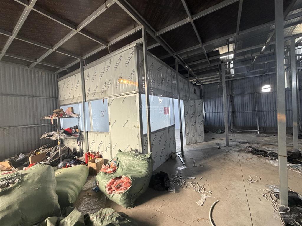 Cho thuê kho 280m2 đường phan bá vành, phú diễn, điện 3 pha, xe 10 tấn đỗ cửa, bảo vệ, 80k/m
