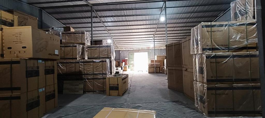 Cho thuê kho xưởng đường cầu bươu, gần viện k, dt 340m2, xuất vat, điện 3 pha, xe công vào, bảo vệ