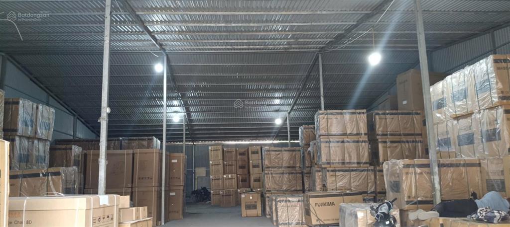 Cho thuê kho xưởng đường cầu bươu, gần viện k, dt 340m2, xuất vat, điện 3 pha, xe công vào, bảo vệ