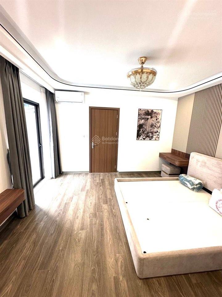 Nhà thạch bàn  long biên  37m2  ô tô vào nhà  6 tầng tháng máy