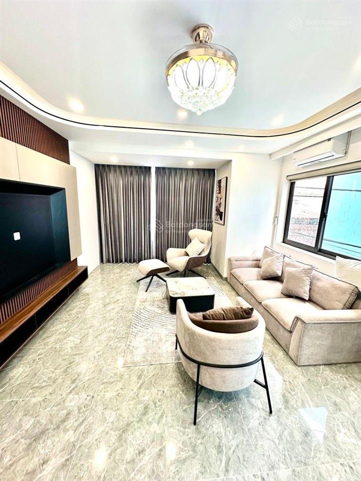 Nhà thạch bàn  long biên  37m2  ô tô vào nhà  6 tầng tháng máy