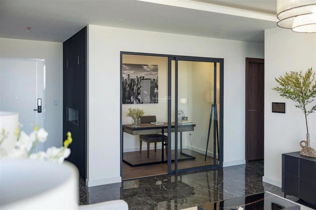 Cho thuê căn góc 3 ngủ full nội thất cao cấp tòa sunshine golden river tây hồ view trọn sông hồng