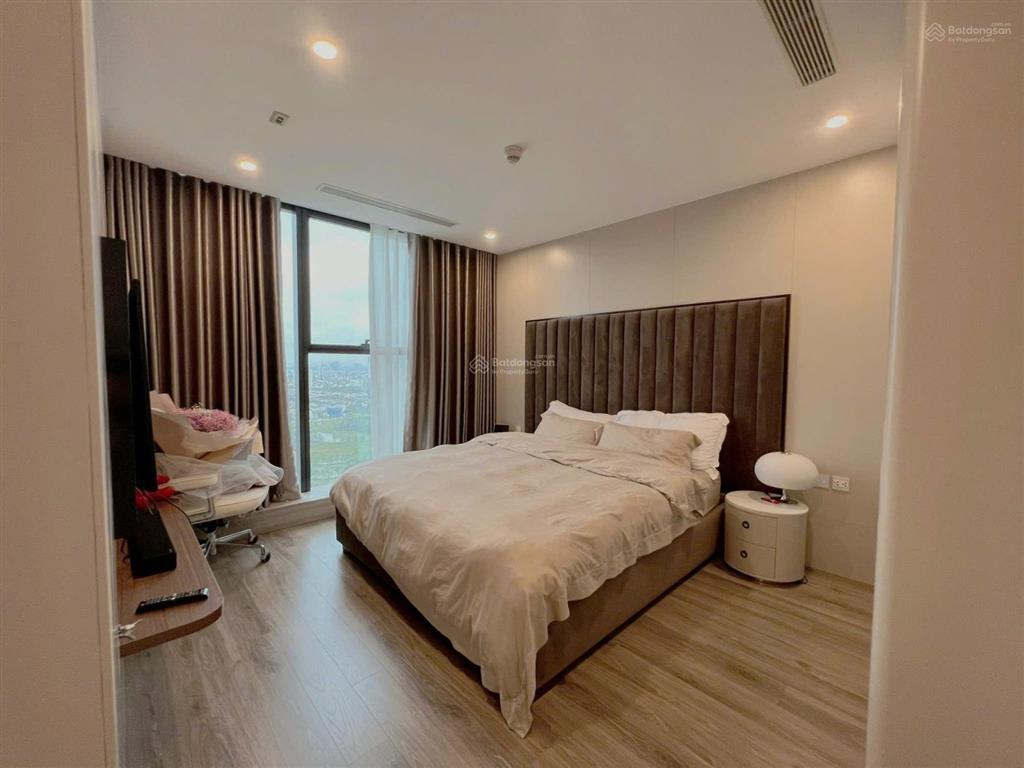 Cho thuê căn hộ 2 ngủ nội thất đẹp view sân golf tòa s5 sunshine city giá tốt