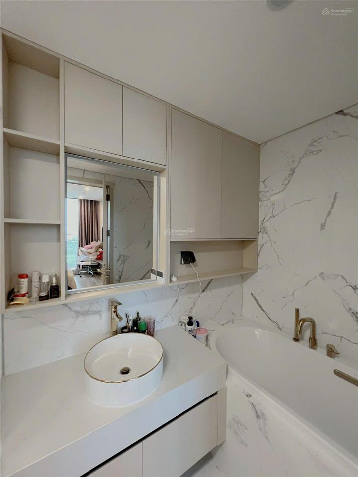 Cho thuê căn hộ 2 ngủ nội thất đẹp view sân golf tòa s5 sunshine city giá tốt