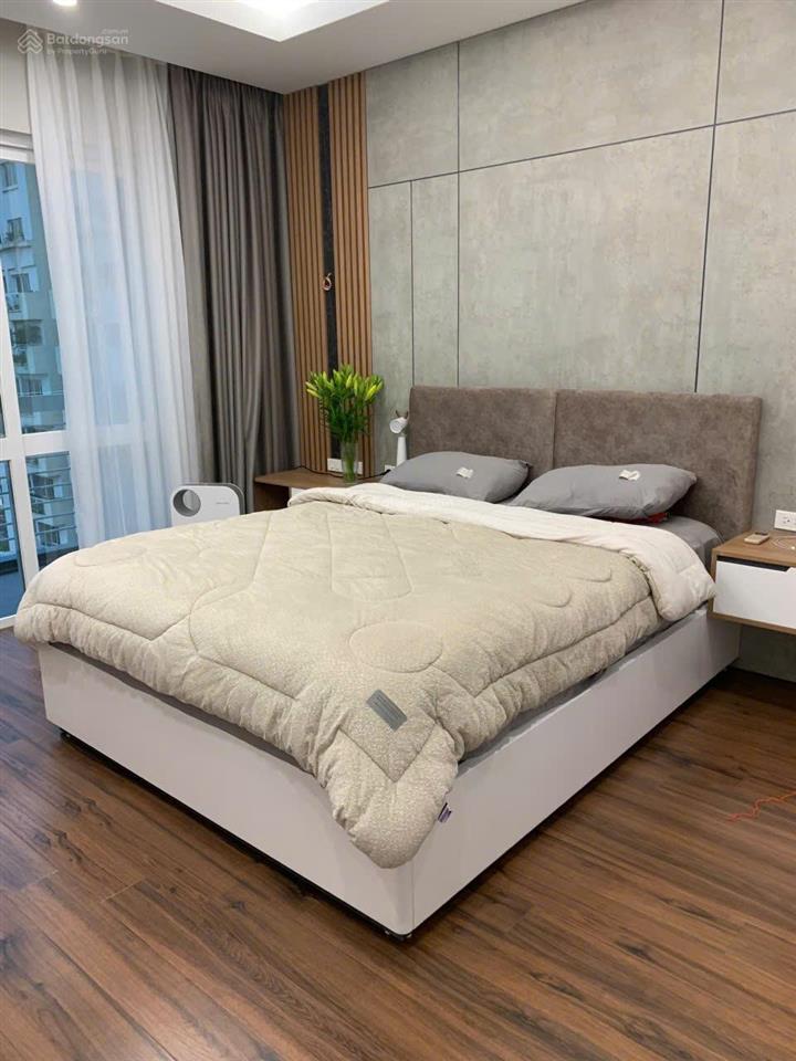 Chính chủ cần bán căn hộ 3 ngủ nội thất đẹp view biệt thự công viên tòa e4 e5 ciputra