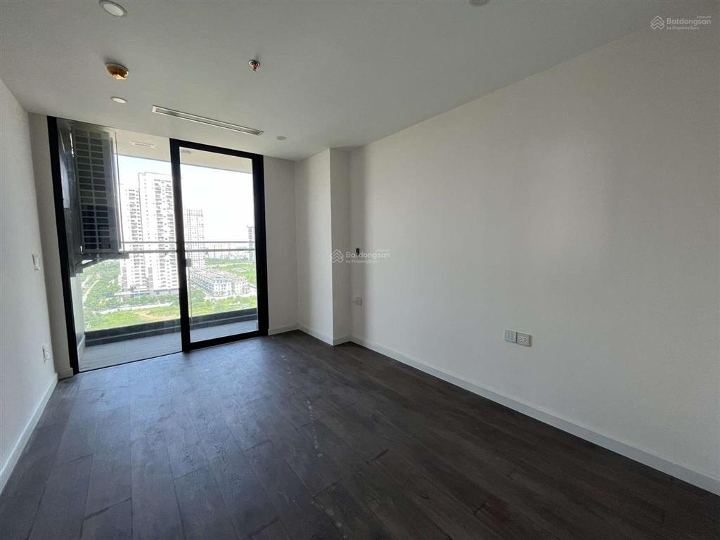 Chính chủ bán căn góc 3 ngủ view sông hồng nội thất cơ bản sunshine golden river giá tốt