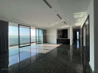 Cho thuê căn góc 4 ngủ nội thất cơ bản view sông hồng sunshine golden river tây hồ