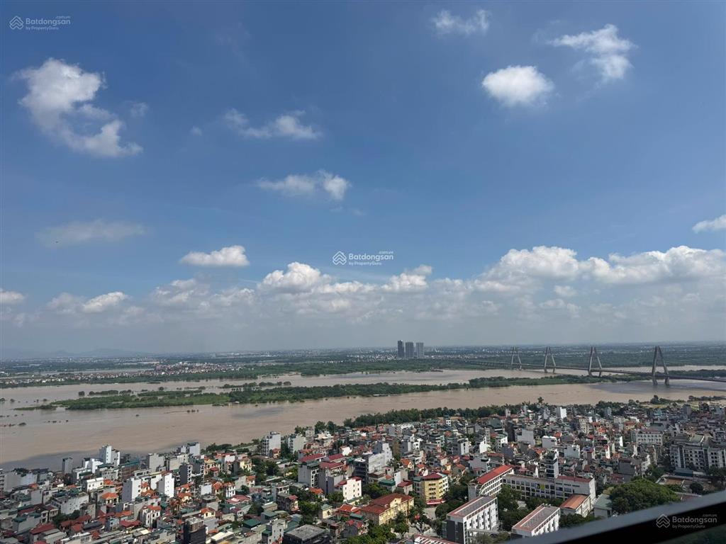 Cho thuê căn góc 3 ngủ sân vườn view sông hồng tòa sunshine golden river nội thất cơ bản
