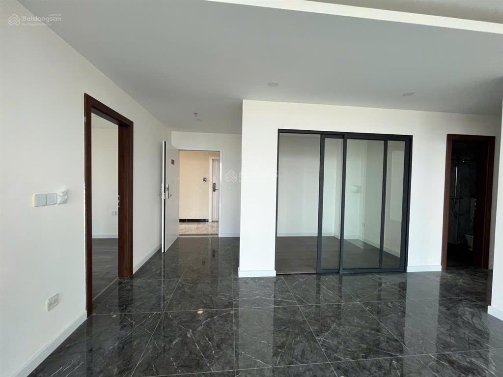Chính chủ bán căn góc 3pn view sông hồng cầu nhật tân sunshine golden river giá hợp lý