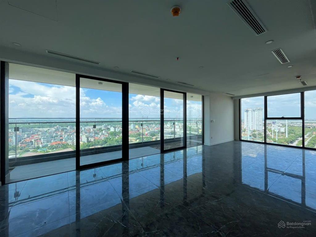 Chính chủ bán căn góc 3pn view sông hồng cầu nhật tân sunshine golden river giá hợp lý