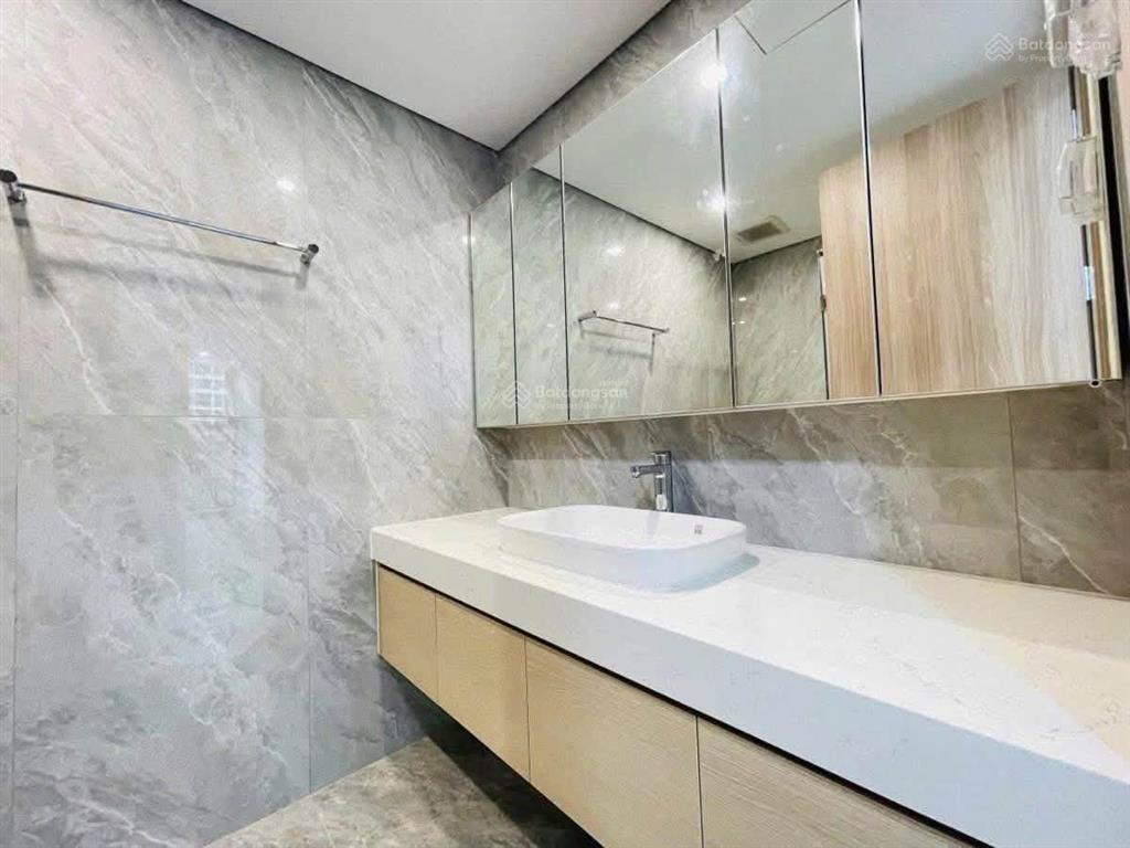 Cho thuê căn hộ 2pn mới tinh view đẹp tòa chung cư endless skyline westlake tây hồ giá tốt