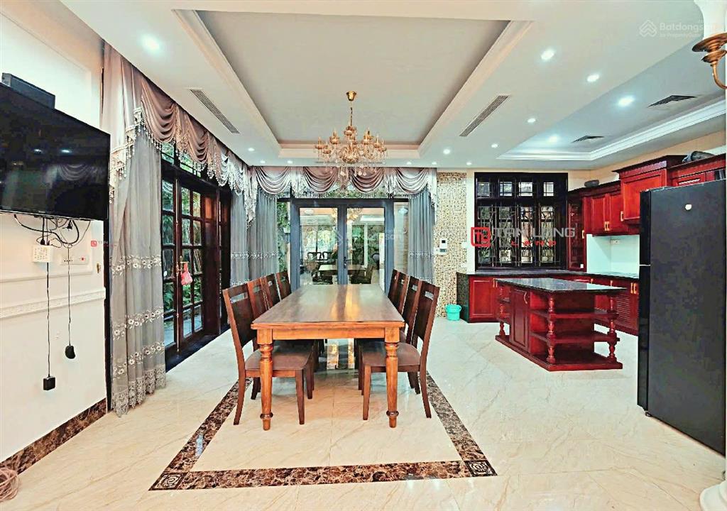 Cho thuê biệt thự mặt đường đôi dãy c1 c2 ciputra, full nội thất đẹp gần trường quốc tế unis