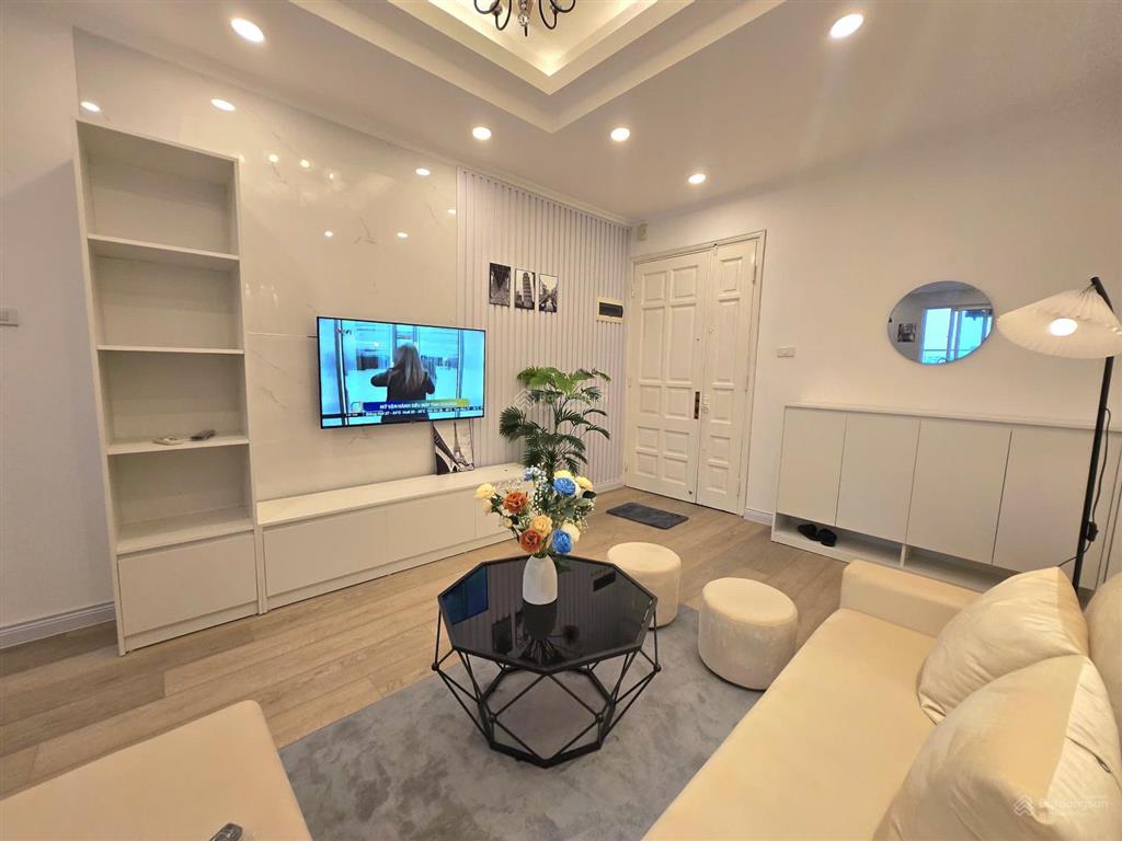 Cho thuê căn hộ 2n 2vs full nội thất mới đẹp, view hồ tây trong kđt ciputra gần trường unis