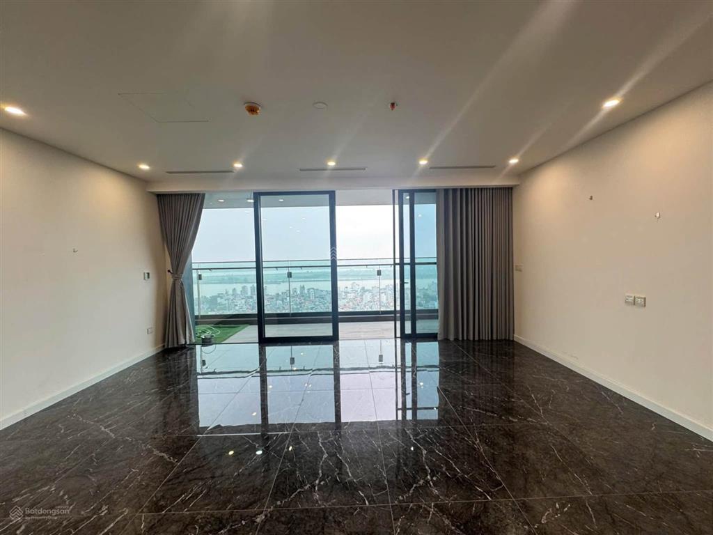 Chính chủ bán căn 2n 2vs tầng cao view sông hồng sunshine golden river giá tốt thị trường