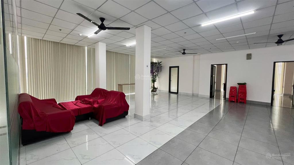 Cho thuê văn phòng mới 3 tầng tại kcn xuyên á, đức hòa, long an