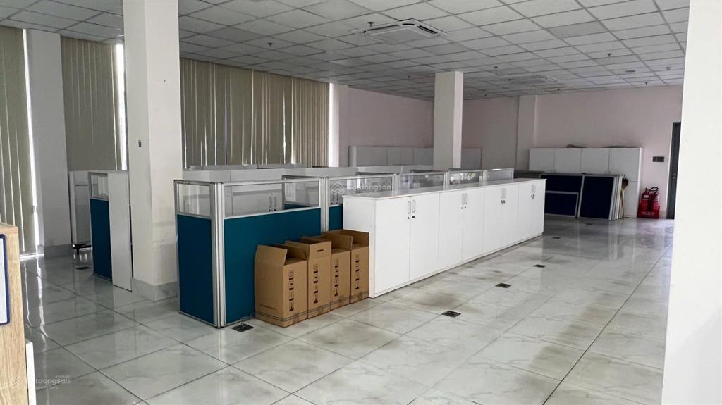 Cho thuê văn phòng mới 3 tầng tại kcn xuyên á, đức hòa, long an