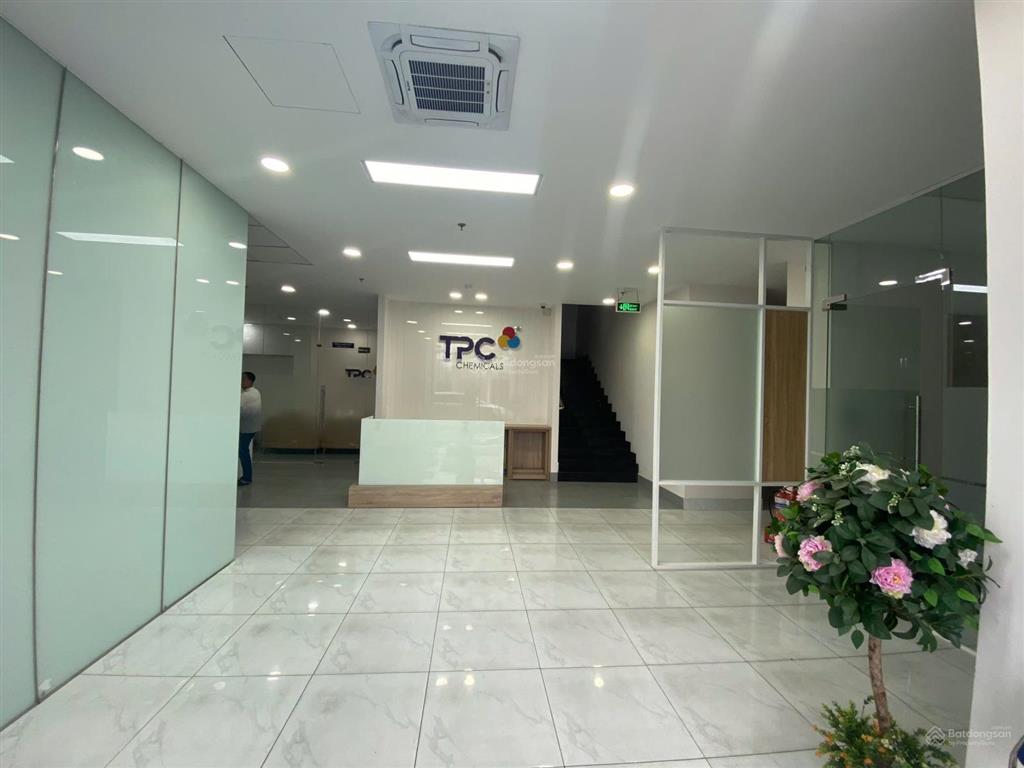 Cho thuê văn phòng mới 3 tầng tại kcn xuyên á, đức hòa, long an
