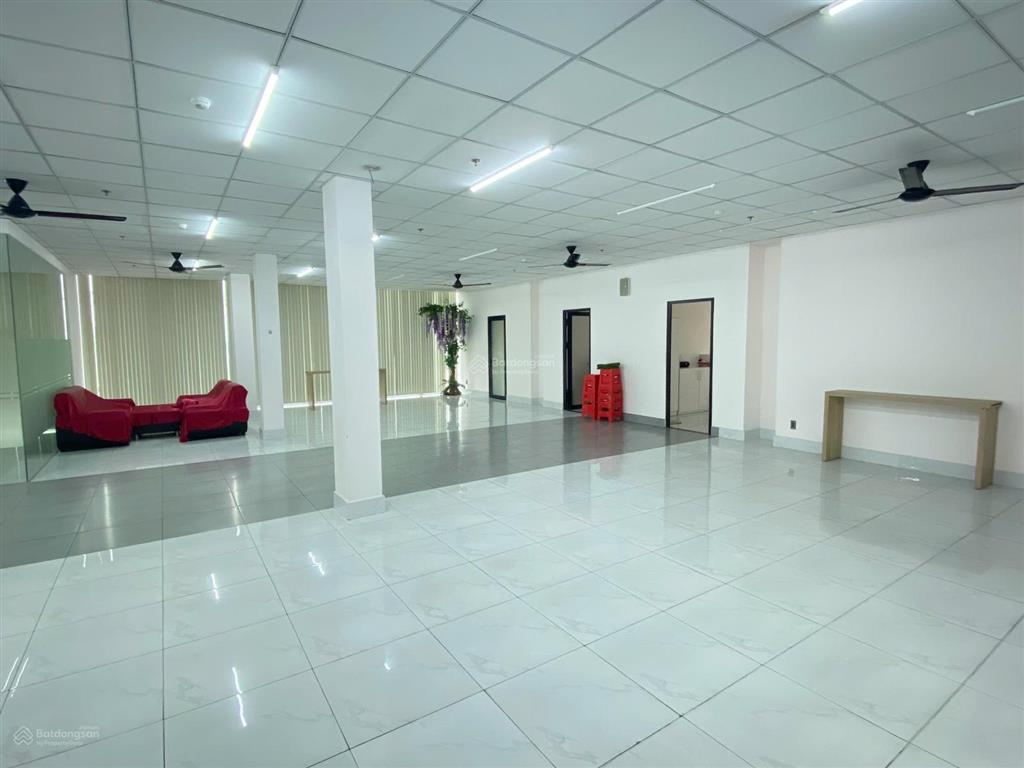 Cho thuê văn phòng mới 3 tầng tại kcn xuyên á, đức hòa, long an