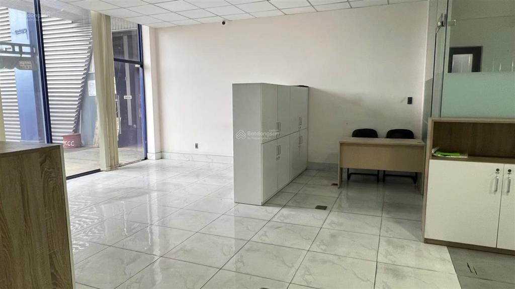 Cho thuê văn phòng mới 3 tầng tại kcn xuyên á, đức hòa, long an