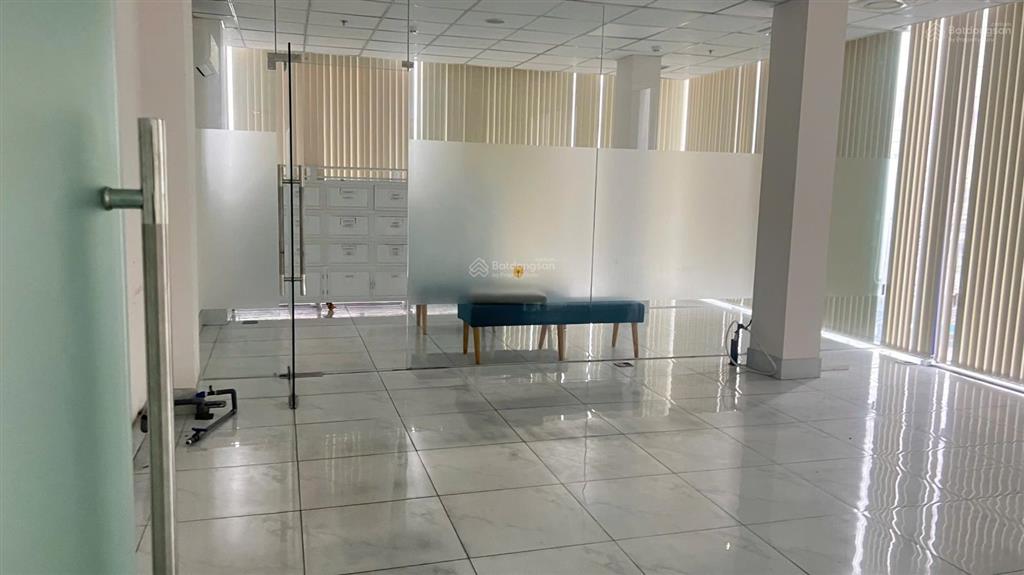 Cho thuê văn phòng mới 3 tầng tại kcn xuyên á, đức hòa, long an