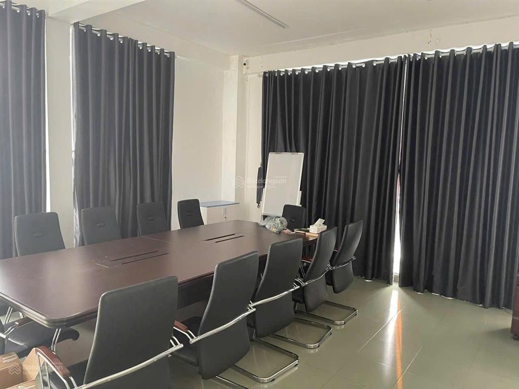 Cho thuê nhà xưởng diện tích 1300m2 có pccc vách tường có trạm điện 250kw xe công vào ok giá cho th