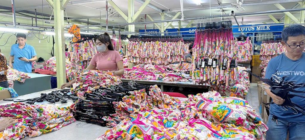 Cho thuê hoặc sang nhượng xưởng may hoạt động ngay võ văn vân, vĩnh lộc, tp hcm