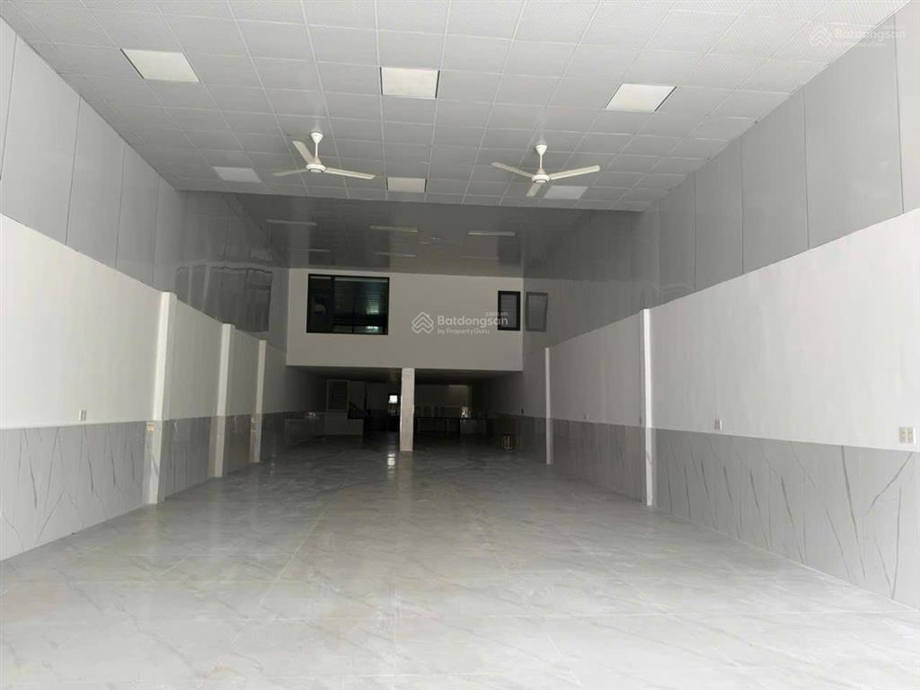 Cho thuê nhà xưởng đẹp vị trí thuận tiện song hành quốc lộ 22, bà điểm, hóc môn
