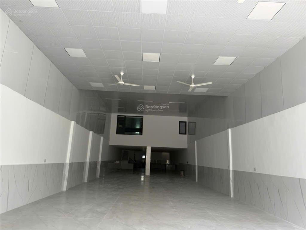 Cho thuê nhà xưởng đẹp vị trí thuận tiện song hành quốc lộ 22, bà điểm, hóc môn