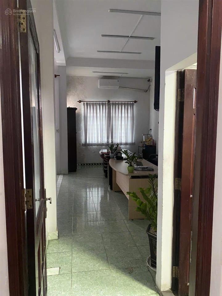 Cho thuê nhà xưởng 3.000m² pccc vách tường điện 3 pha xe công vào 24/24,gần ngã tư bà điểm, hóc môn