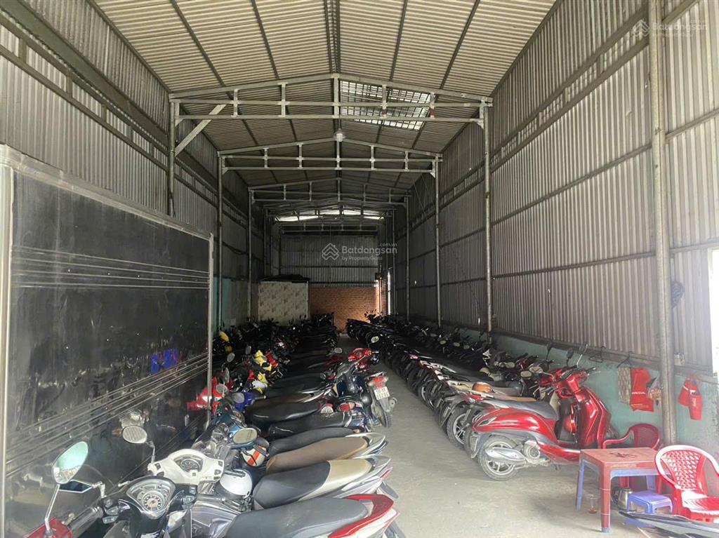 Cho thuê nhà xưởng 3.000m² pccc vách tường điện 3 pha xe công vào 24/24,gần ngã tư bà điểm, hóc môn