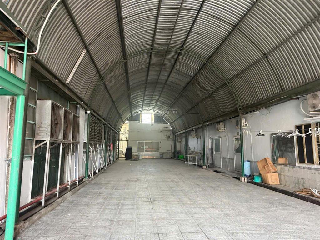 Cho thuê nhà xưởng 2.000m2 pccc vách tường trạm điện 320kw gần ngã tư an sương, hóc môn