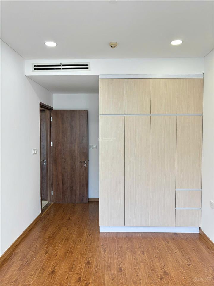 Bán căn hộ the golden star. dt 70m2 2pn  2wc, full nội thất. giá 4.6 tỷ. hỗ trợ vay ngân hàng