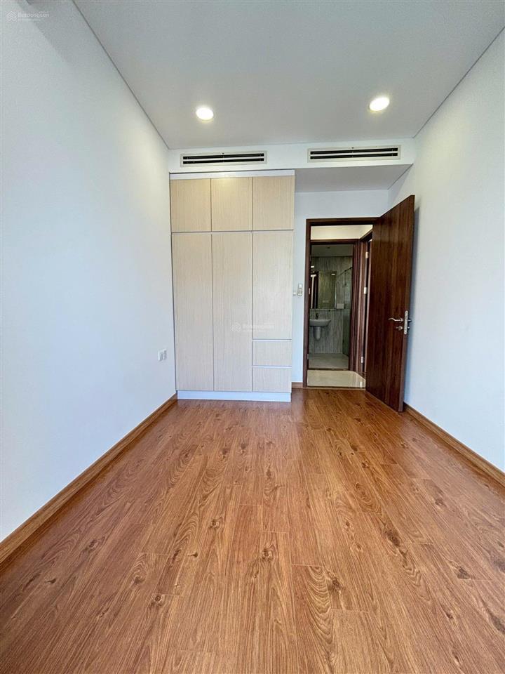 Bán căn hộ the golden star. dt 70m2 2pn  2wc, full nội thất. giá 4.6 tỷ. hỗ trợ vay ngân hàng