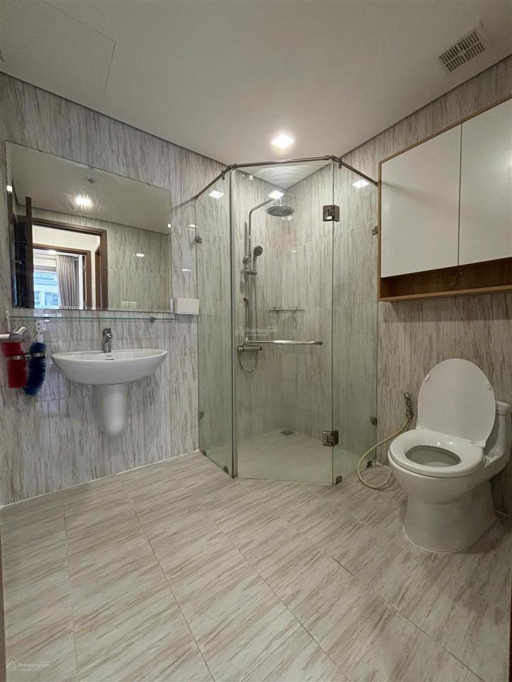 Bán căn hộ the golden star. dt 70m2 2pn  2wc, full nội thất. giá 4.6 tỷ. hỗ trợ vay ngân hàng