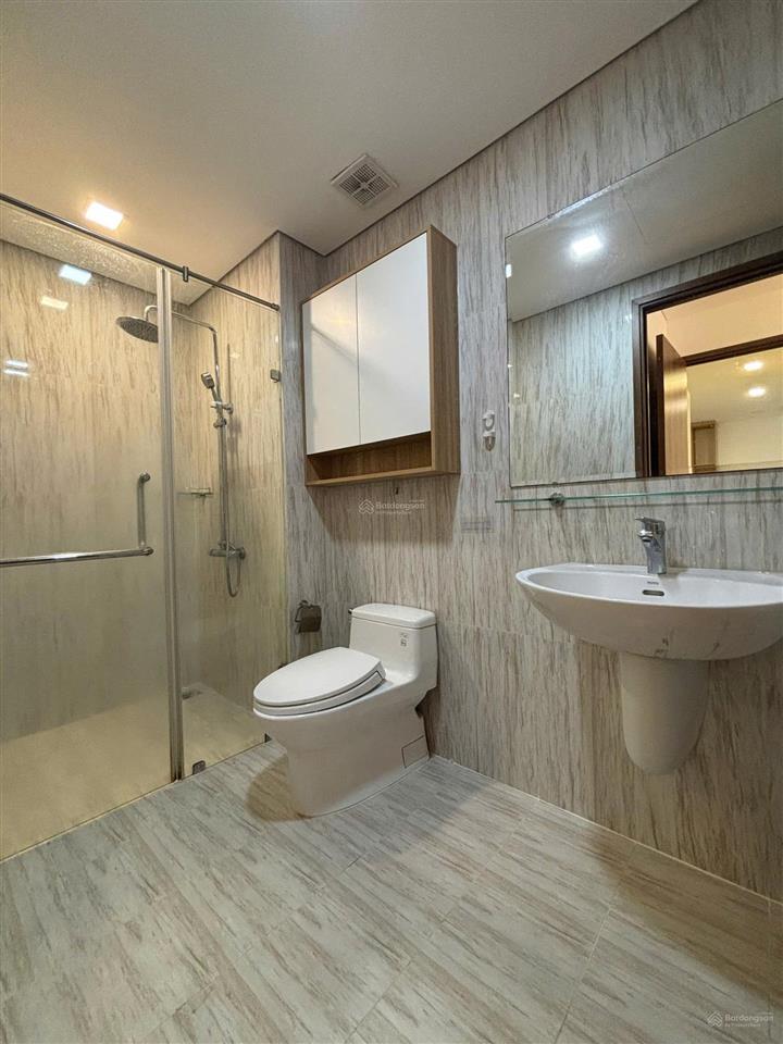Bán căn hộ the golden star. dt 70m2 2pn  2wc, full nội thất. giá 4.6 tỷ. hỗ trợ vay ngân hàng