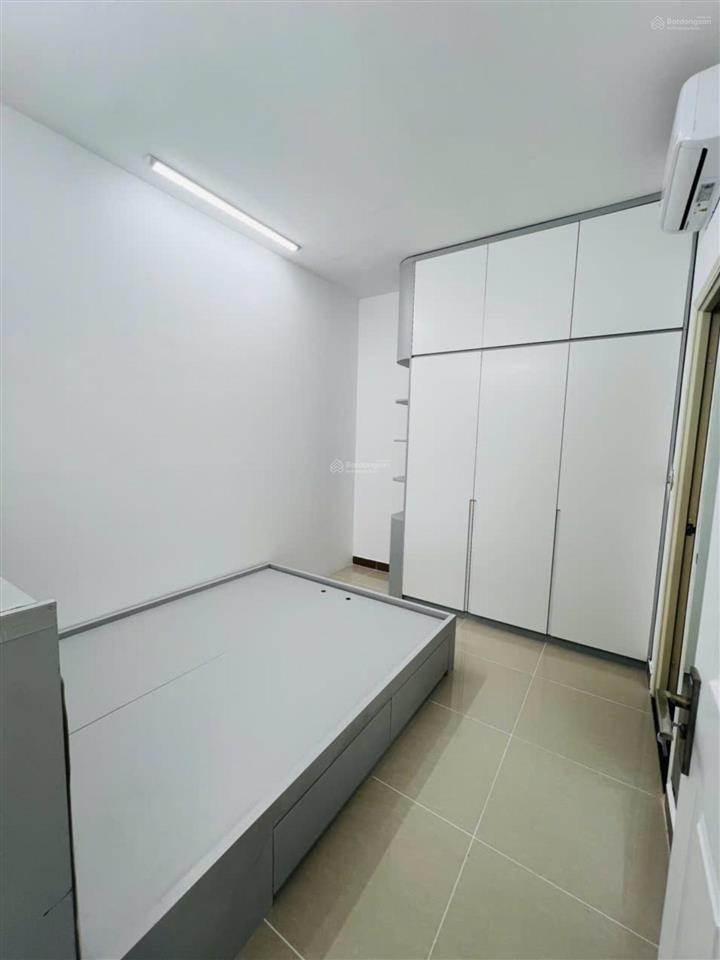 Cần bán căn hộ era town đức khải. 2pn  1wc. giá bán  3.2 tỷ. đã có sổ hồng. có hỗ trợ bank