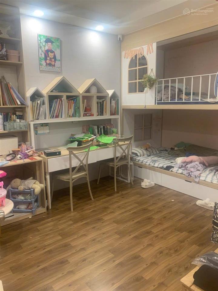 Cần bán căn hộ ehome5. dt 82m2 2pn + 1  2wc. giá bán 4.7 tỷ. đã có sổ hồng. có hỗ trợ bank