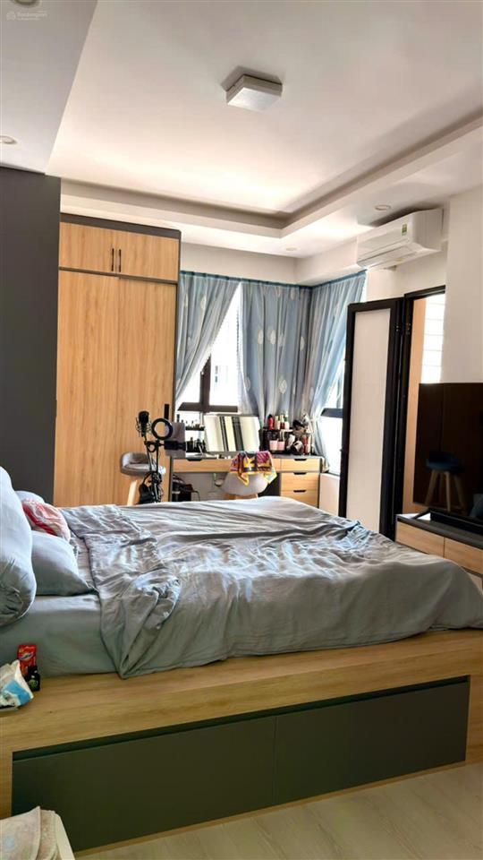 Cần bán căn hộ era town đức khải. 148m2 3pn và 1 phòng kho  4wc. giá bán 4.390 tỷ. full nội thất
