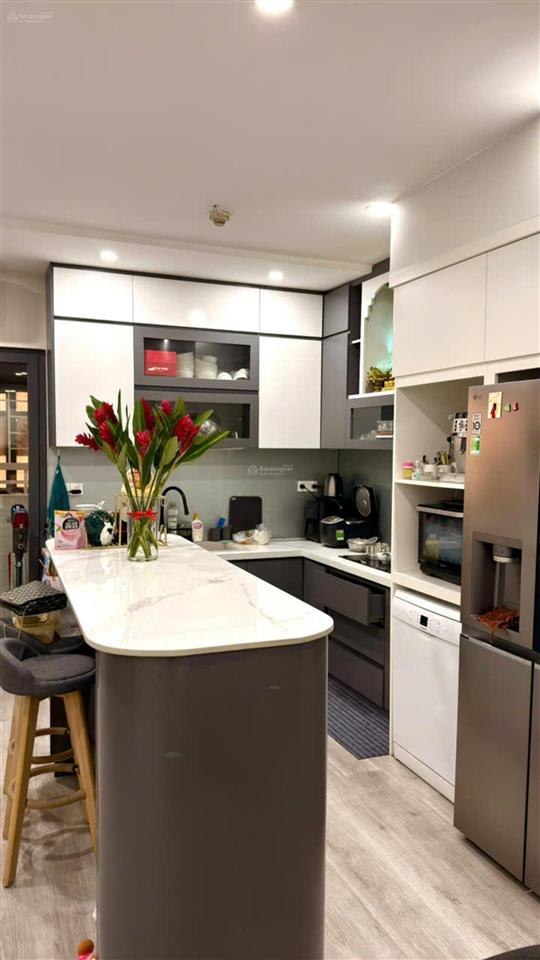 Cần bán căn hộ era town đức khải. 148m2 3pn và 1 phòng kho  4wc. giá bán 4.390 tỷ. full nội thất