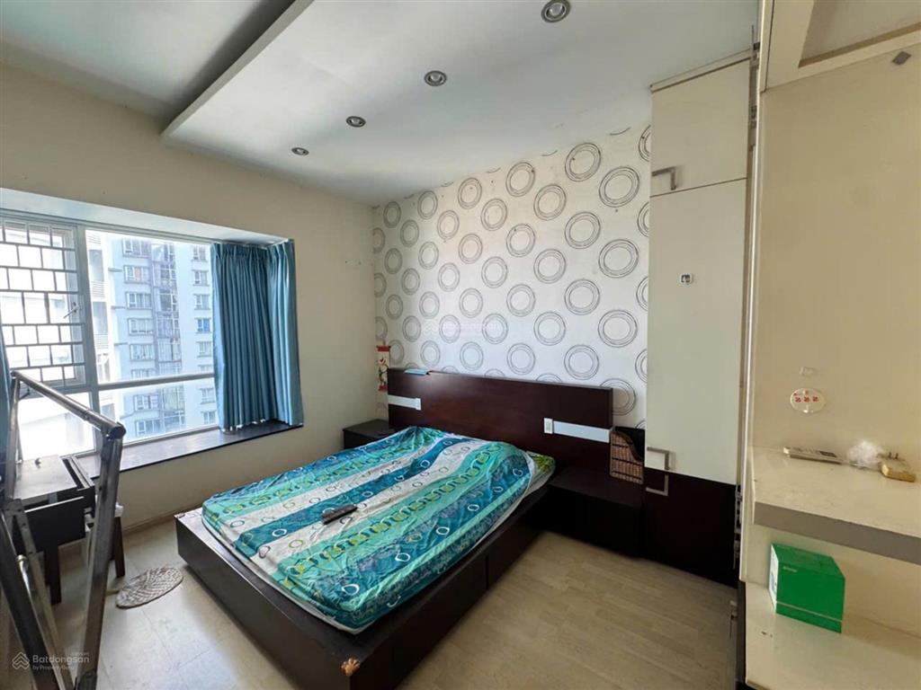 Bán căn hộ phú mỹ. ngay phú mỹ hưng. dt 90m2 2pn  2wc. giá bán 4.9 tỷ. đã có sổ. có hỗ trợ bank