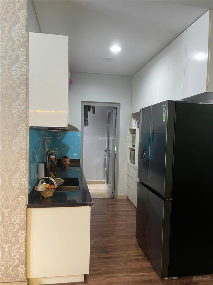 Cần bán căn hộ luxcity 2pn  2wc. dt  70m2. giá bán  3.9 tỷ. đã có sổ hồng, hỗ trợ vay ngân hàng