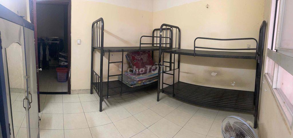 Cần Nam Ở Ghép Phòng Trong Nhà Nguyên Căn