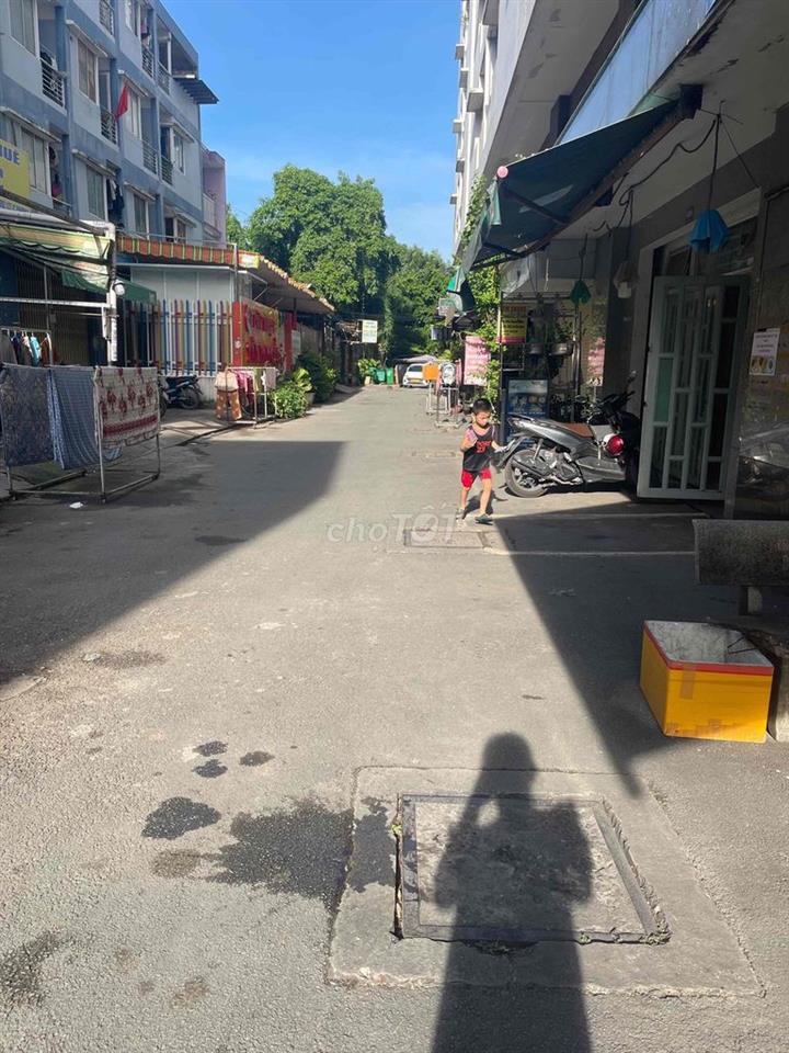 Cần Nam Ở Ghép Phòng Trong Nhà Nguyên Căn