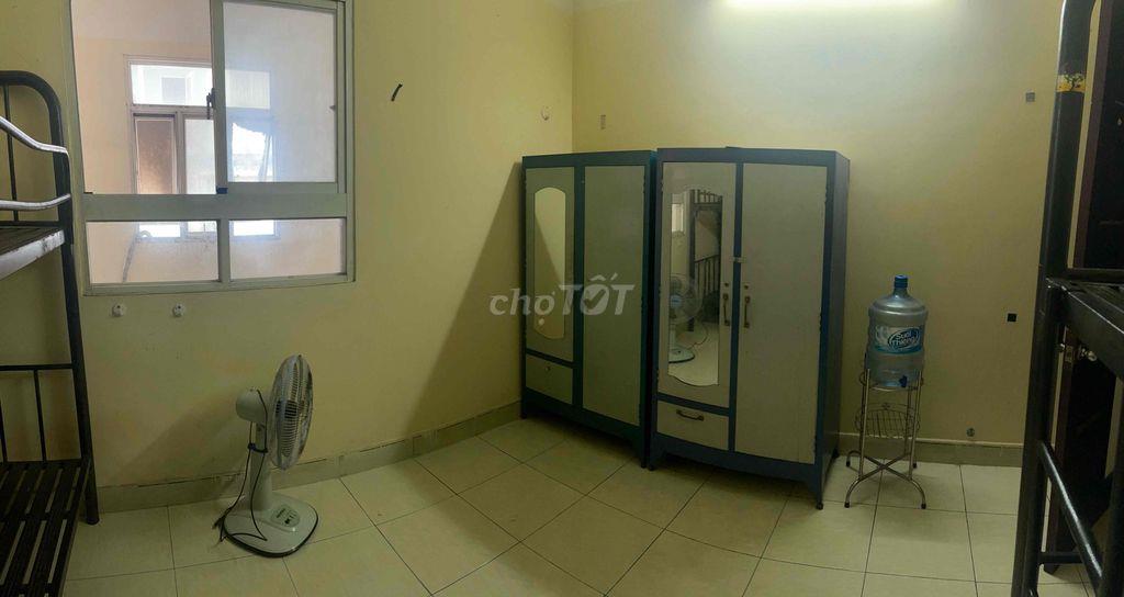 Cần Nam Ở Ghép Phòng Trong Nhà Nguyên Căn