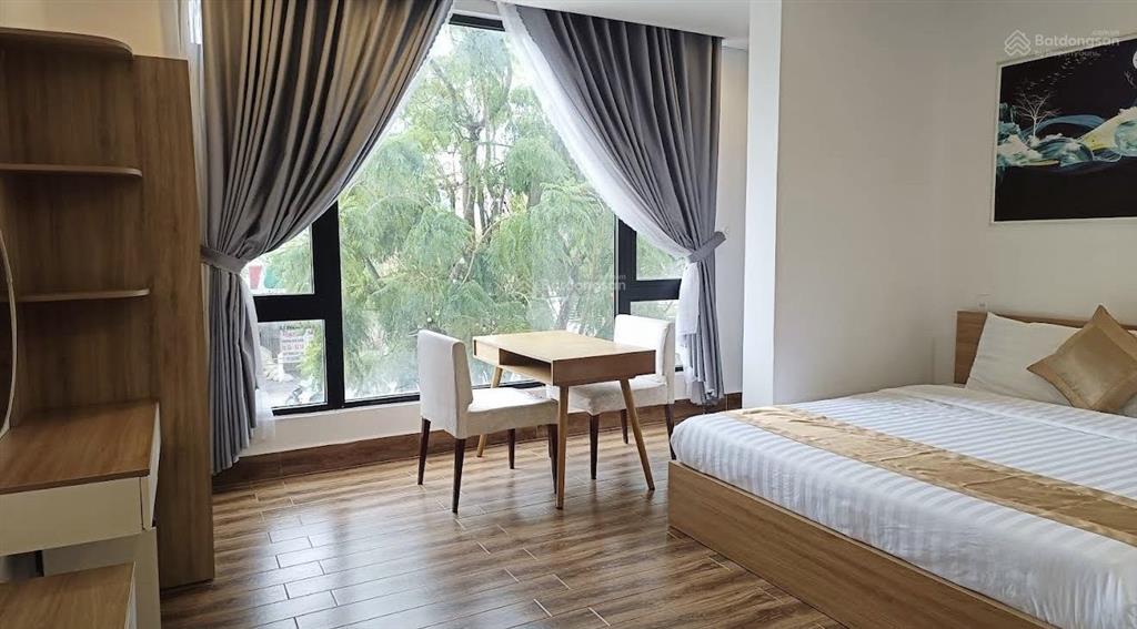 Bán nhanh khách sạn 6 tầng mặt tiền phù đổng 20 phòng ngang 8.5m