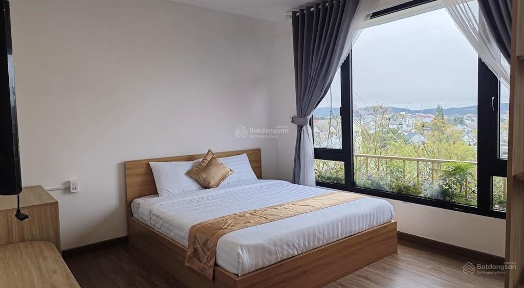 Bán nhanh khách sạn 6 tầng mặt tiền phù đổng 20 phòng ngang 8.5m