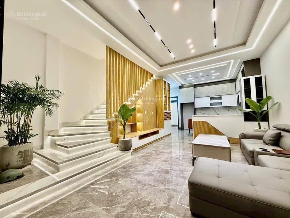 Nhà đẹp mặt tiền cổ loa đà lạt 9 tỷ
