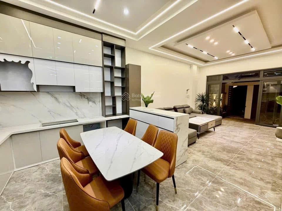 Nhà đẹp mặt tiền cổ loa đà lạt 9 tỷ