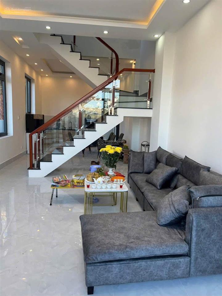 Gửi môi giới 2%
bán nhà 1 trệt 2 lầu mai xuân thưởng p8 cũ 5,5 tỷ
