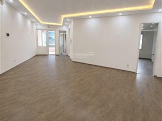 Bán nhanh căn hộ 152 m, tk 3 phòng ngủ,3 vệ sinh, toà 17 t mặt phố hoàng đạo thúy